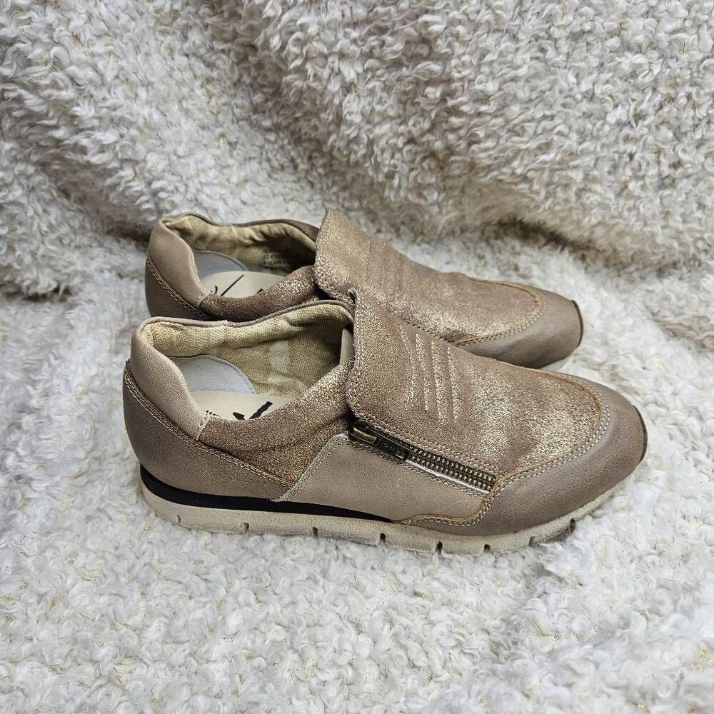 OTBT Sewell Tan Metalic Leather Side Zip Slip-on Sneakers sz 8